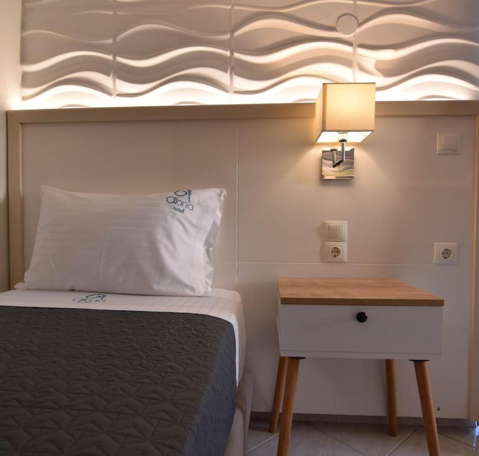 Alonia Hotel Каламаки Екстериор снимка