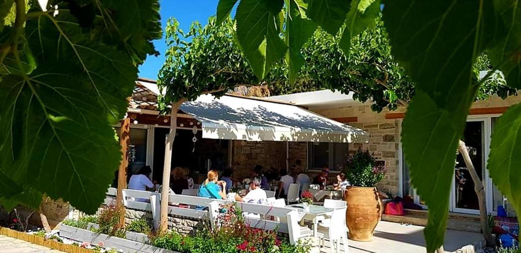 Alonia Hotel Каламаки Екстериор снимка